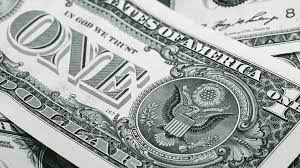 L&rsquo;euro tombe à un dollar pour la première fois depuis 2002