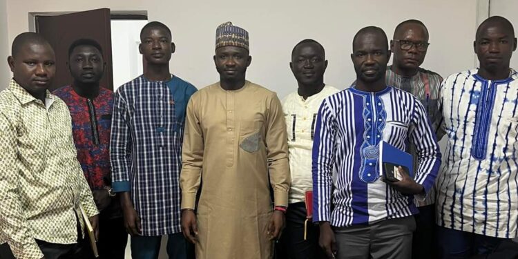 MINES : Les Burkinabés à l’école des Guinéens