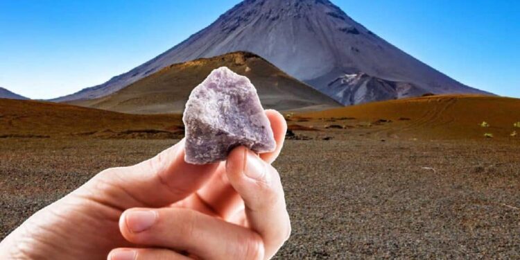 « Le plus grand gisement au monde », la découverte de 40 millions de tonnes de lithium dans un endroit insoupçonnée